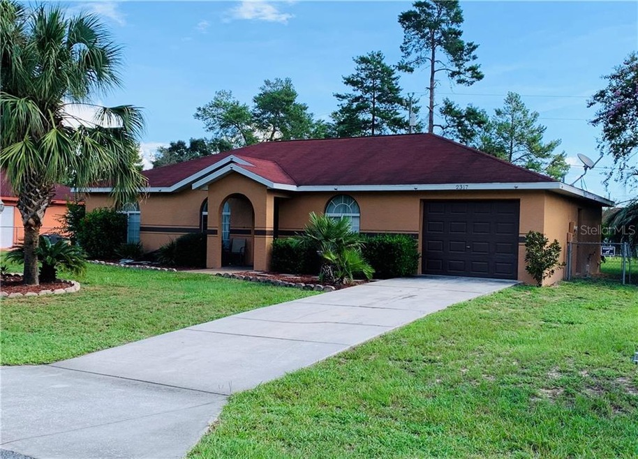 Front of House, Garage