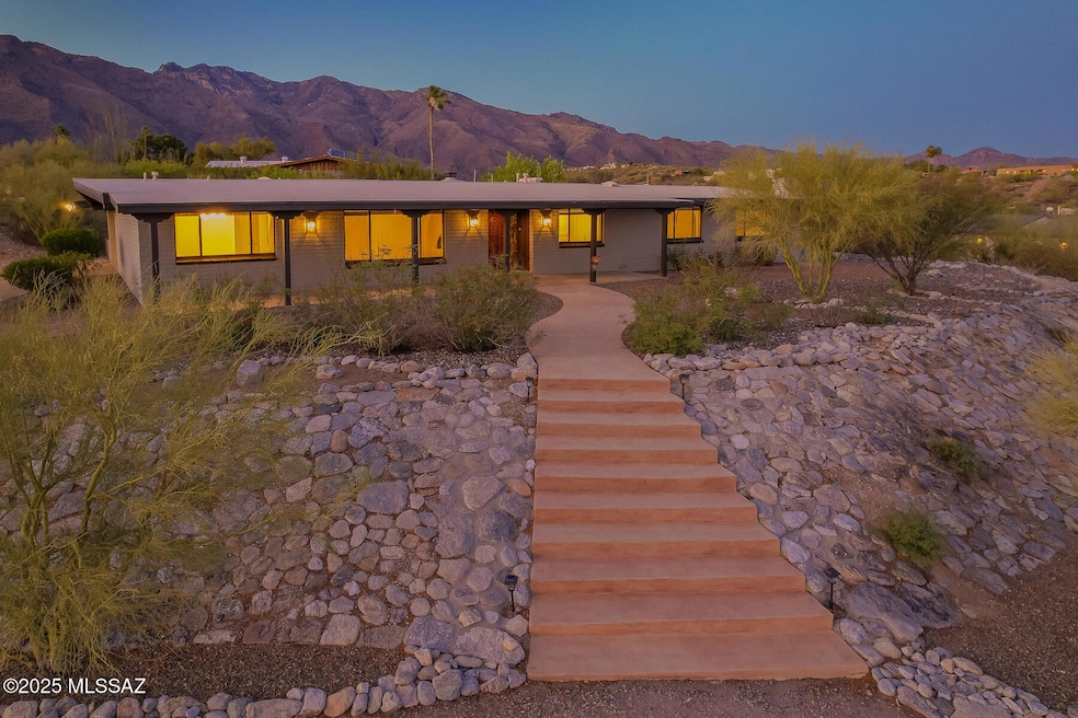 5802 N Camino Arizpe, Tucson, AZ 85718 - photo 1