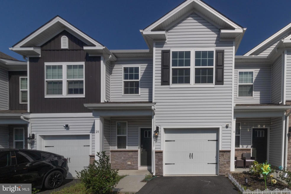 28 Peregrine Way, Burlington, NJ 08016 - photo 1