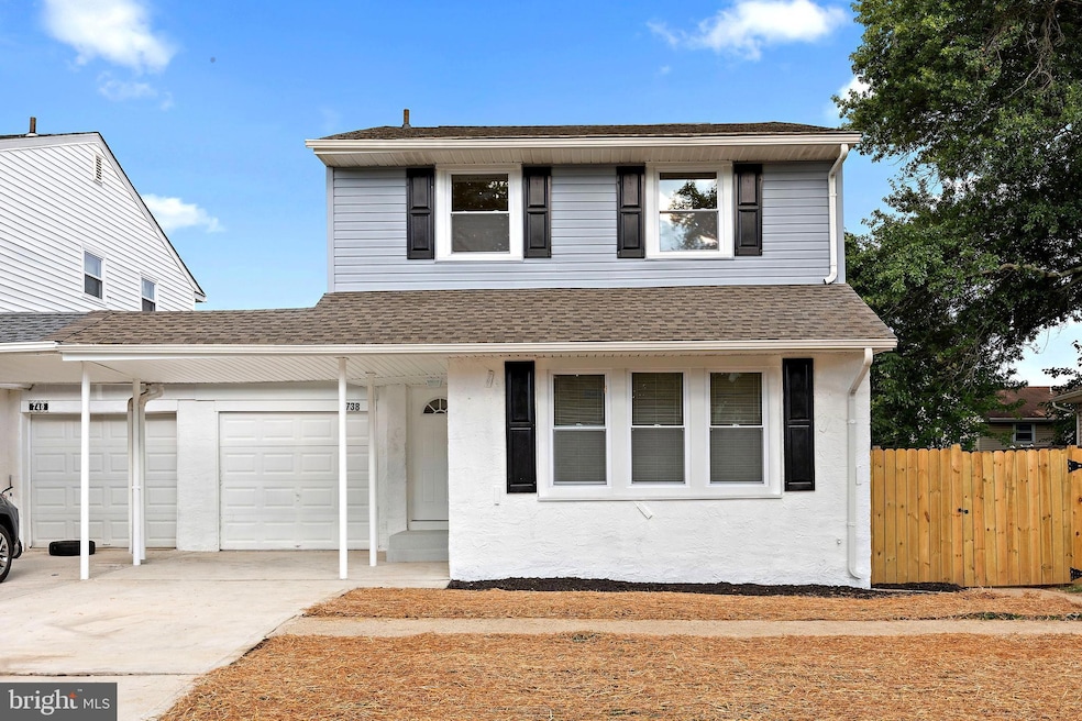 738 W Birchtree Ln, Claymont, DE 19703 - photo 1