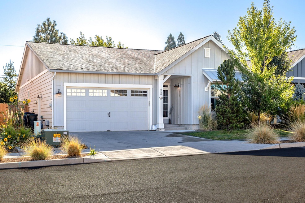 1258 NE Hoover Loop