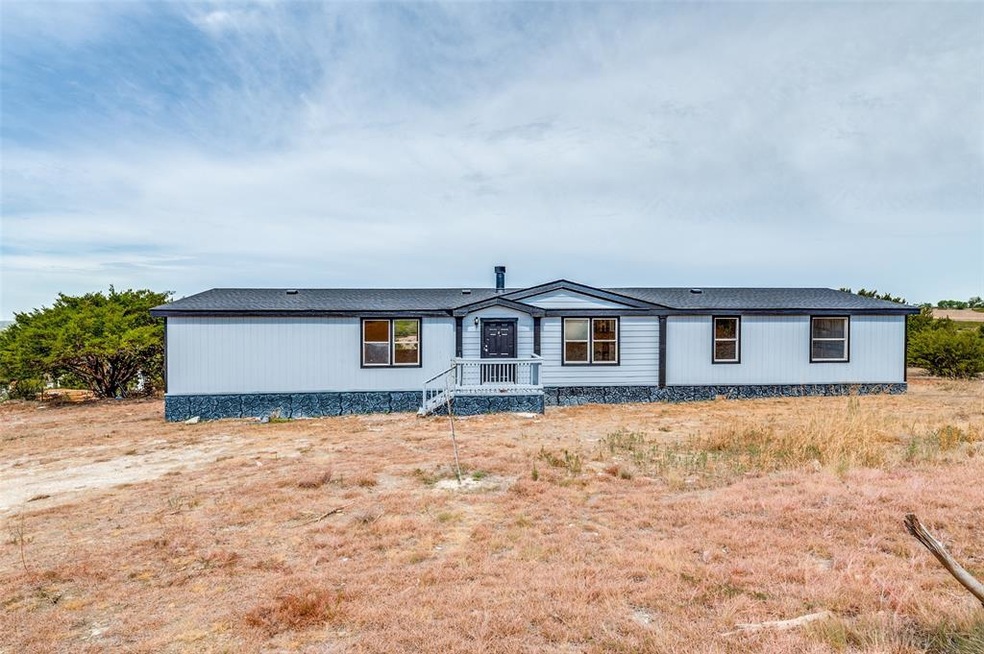 140 Bluff Heights Dr, Weatherford, TX 76085 - photo 1