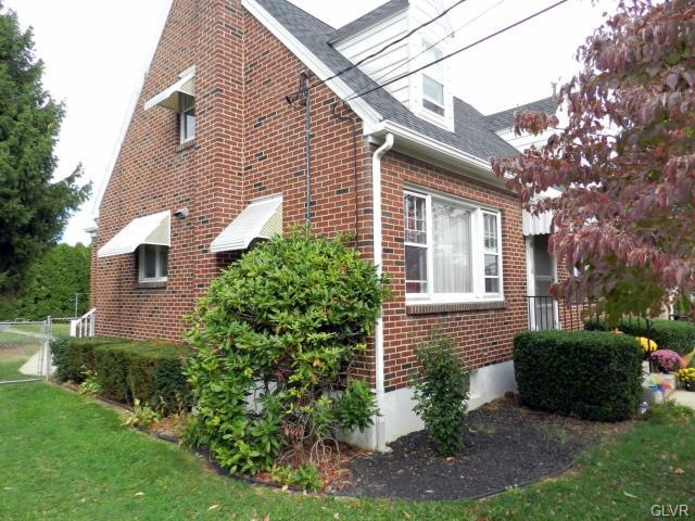 137 E Union St, Whitehall, PA 18052 - photo 1