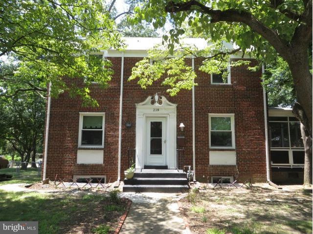 218 46th Place NE, Washington, DC 20019 - photo 1