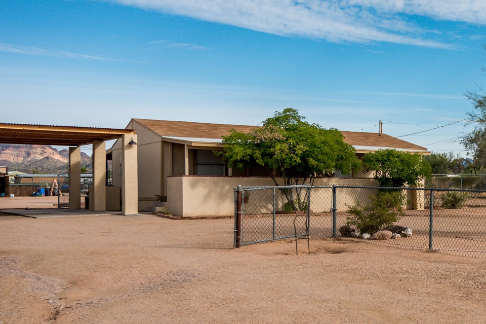 834-W-Foothill-Street-1