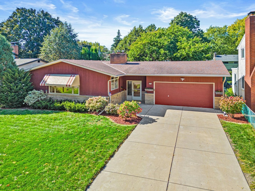 1211 Galvin Ave, Saint Paul, MN 55118 - photo 1