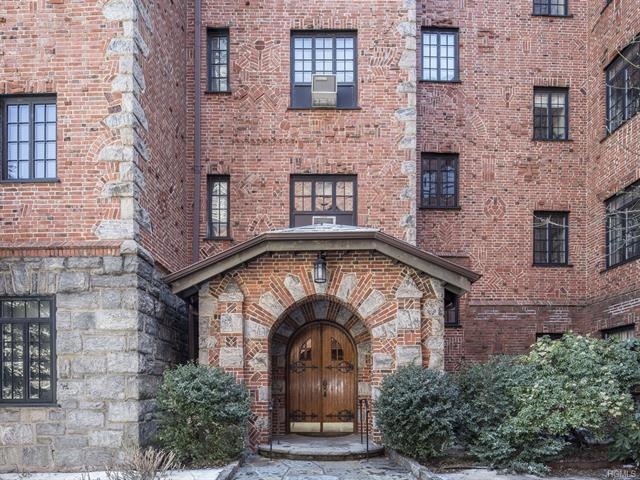 45 Pondfield Rd W unit 1B, Bronxville, NY 10708 - photo 1