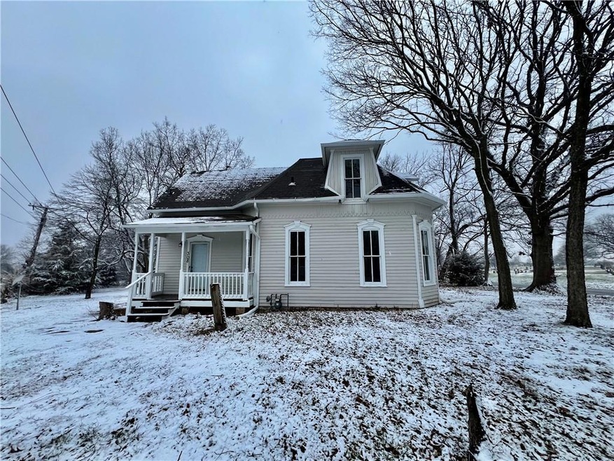 308 E Lucy Webb Rd, Raymore, MO 64083 - photo 1