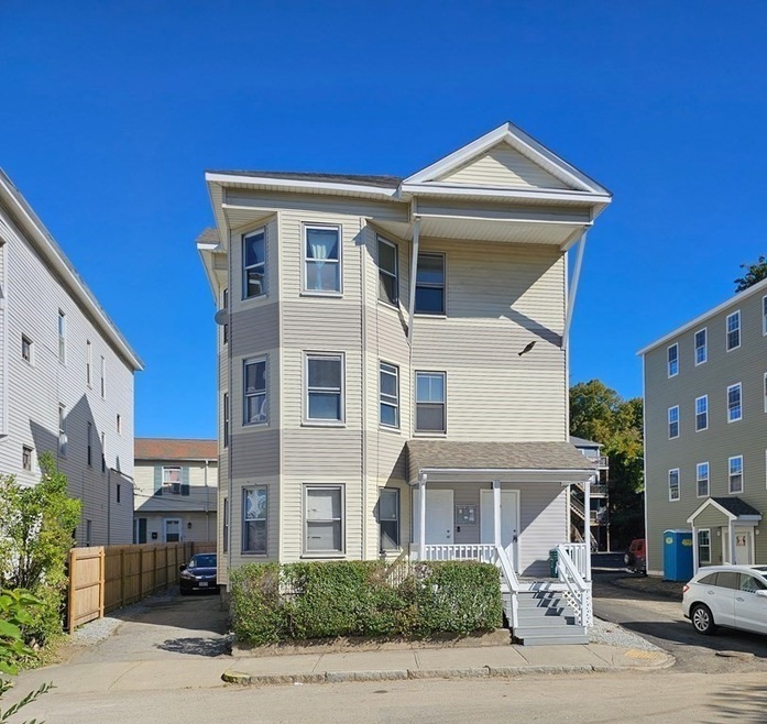 21 Henchman St, Worcester, MA 01605 - photo 1