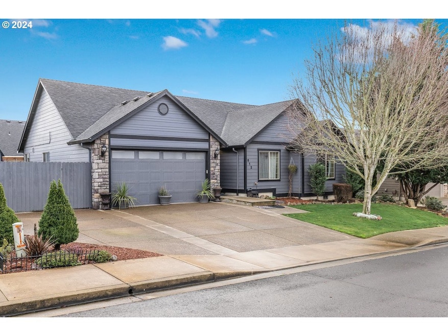 612 N 6th St, Carlton, OR 97111 - photo 1