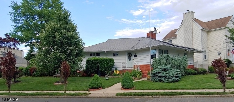 2 Newton St, Linden, NJ 07036 - photo 1