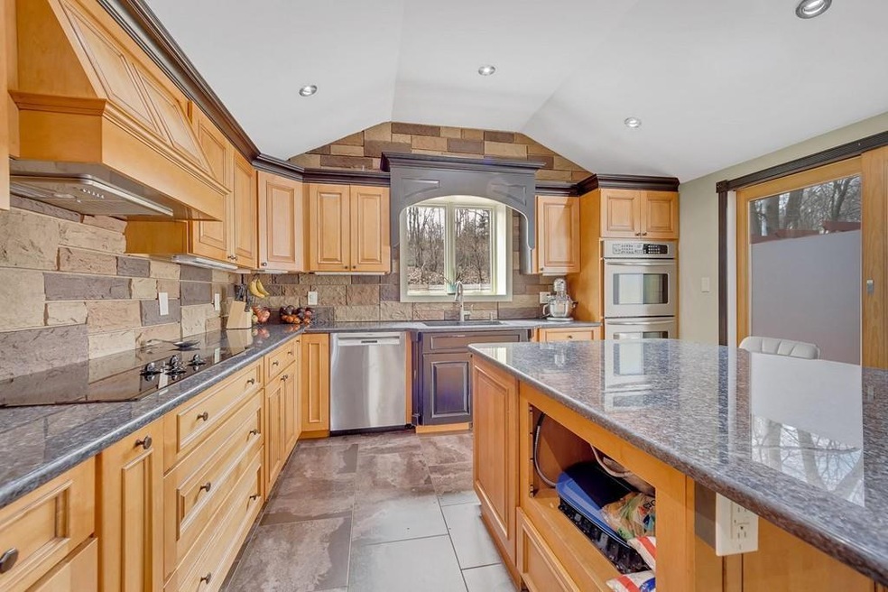 5 Endicott St, East Weymouth, MA 02189 - photo 1