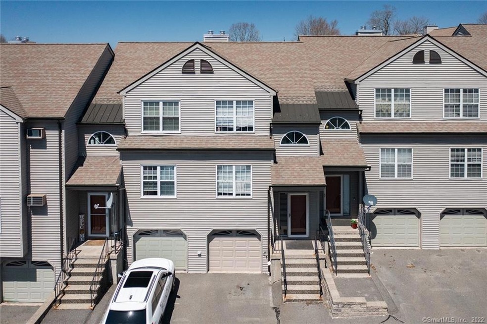 10 Taft Point unit 4, Waterbury, CT 06708 - photo 1