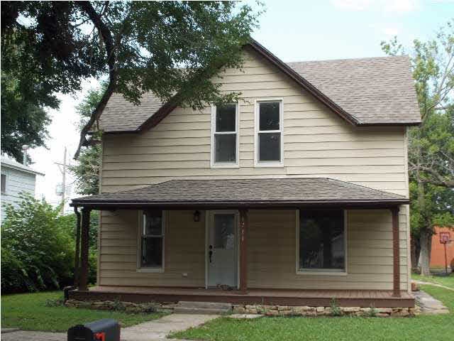 Front of home with large porch