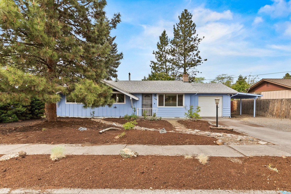 1232 NE Dempsey Dr, Bend, OR 97701 - photo 1