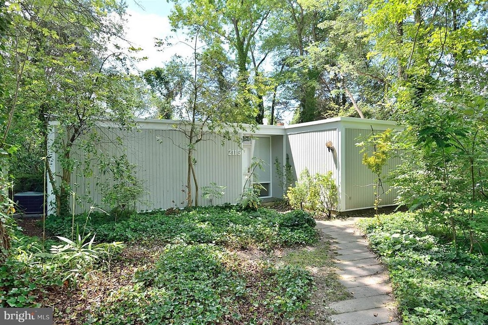 2115 Mason Hill Dr, Alexandria, VA 22306 - photo 1