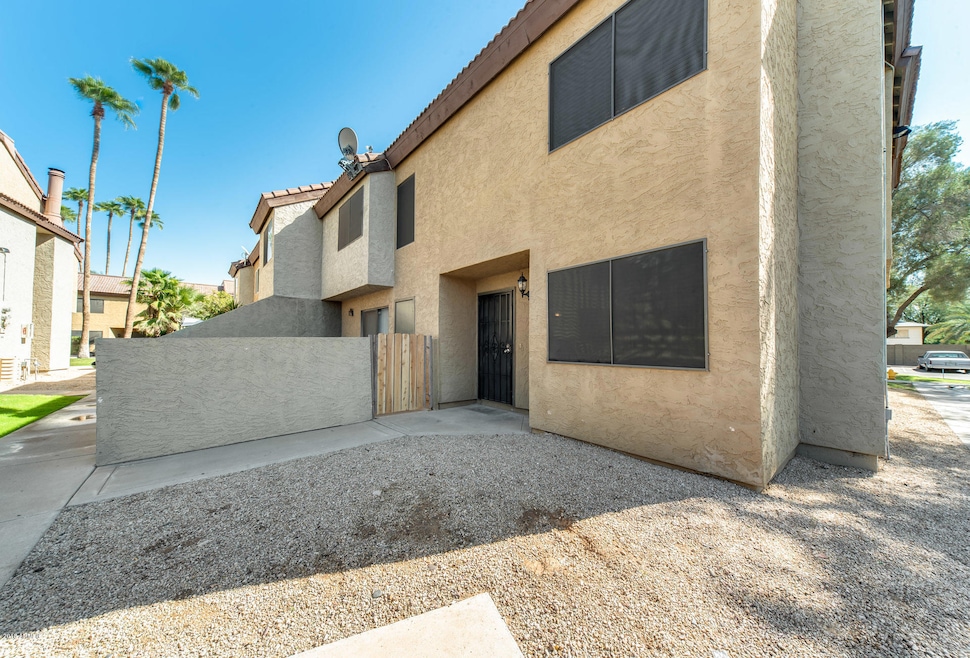 2121 S Pennington unit 37, Mesa, AZ 85202 - photo 1