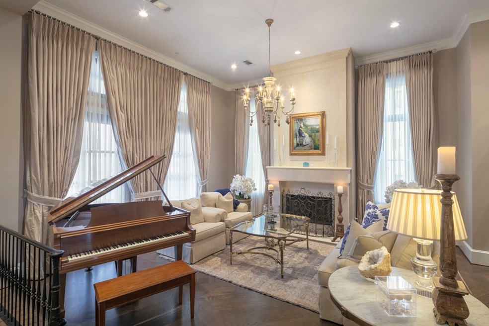 2415 San Felipe St unit 14, Houston, TX 77019 - photo 1