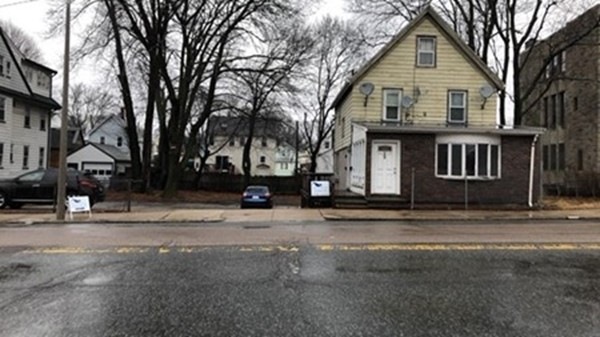 360 Cummins Hwy, Roslindale, MA 02131 - photo 1