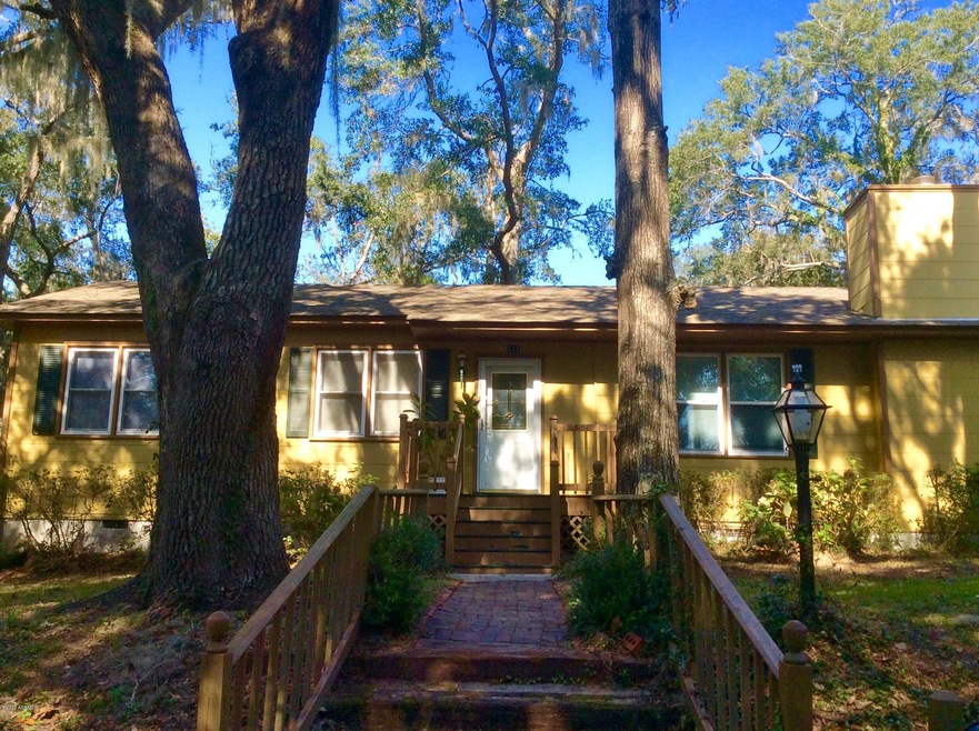 111 Capers Street