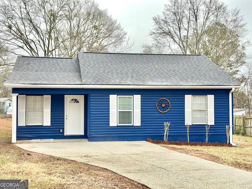 132 Circle Dr, Winder, GA 30680 - photo 1