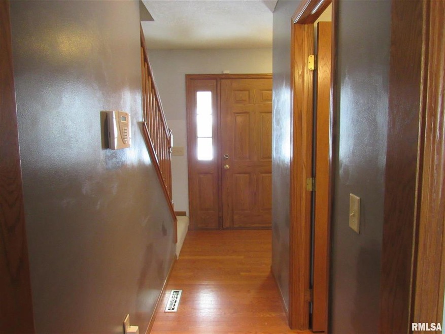 1218 Emerald Woods Ct, Davenport, IA 52806 - photo 1