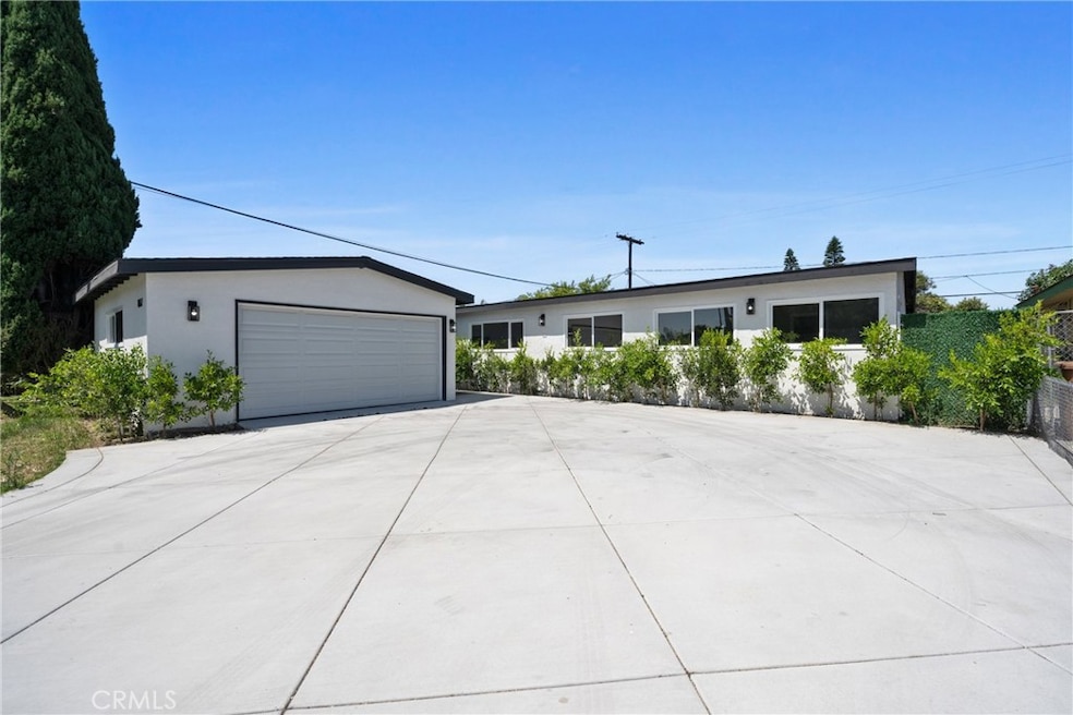 Under Contract $899,000