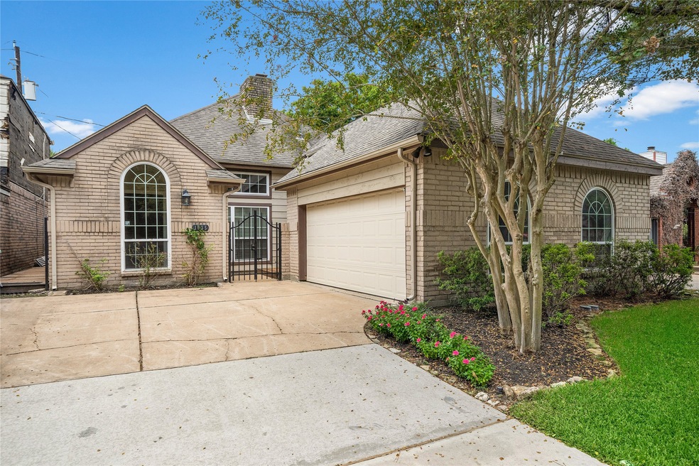 1635 Gingerleaf Ln, Houston, TX 77055 - photo 1
