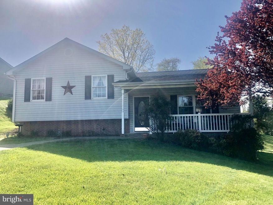 424 Meghann Dr, Woodstock, VA 22664 - photo 1