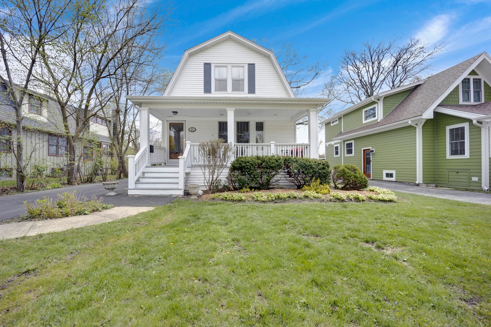 451 N Evergreen Ave, Elmhurst, IL 60126 - photo 1