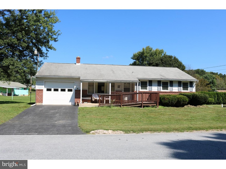 37 Maple Ave, Boyertown, PA 19512 - photo 1