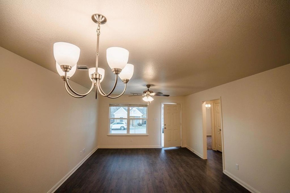 102 Royal St, Cleburne, TX 76031 - photo 1