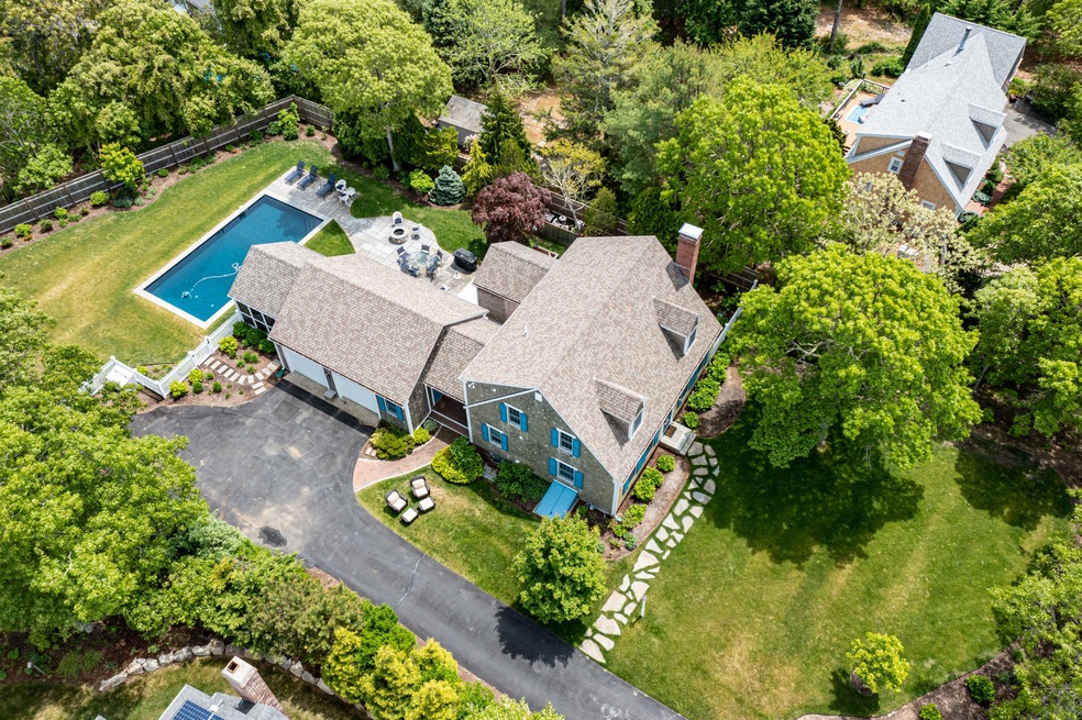 Welcome to 88 Round Cove Rd, Chatham!
