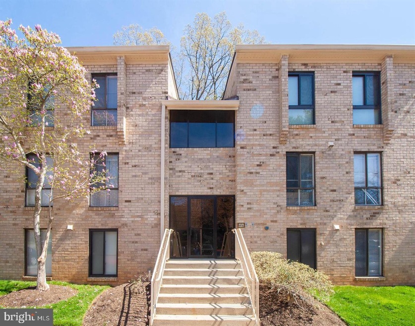 2321 Freetown Ct unit 1B, Reston, VA 20191 - photo 1