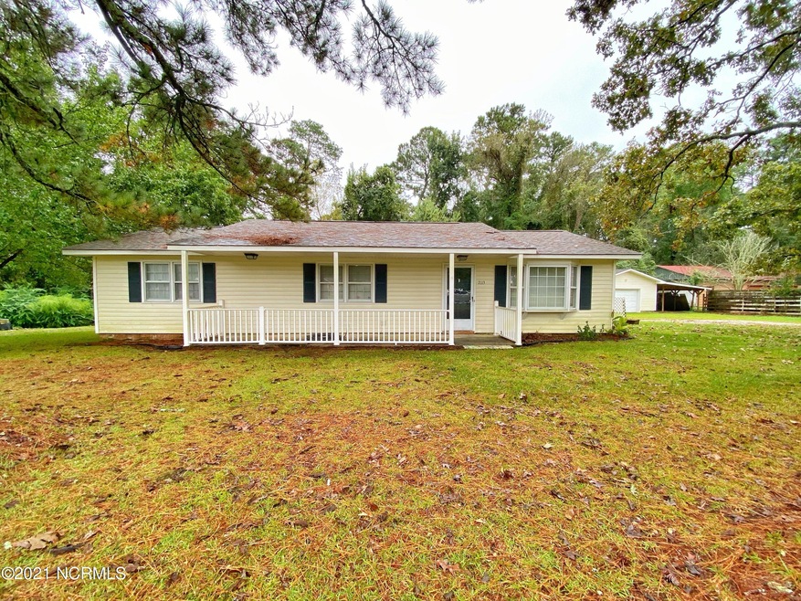2113 N Parker Rd, Jacksonville, NC 28546 - photo 1
