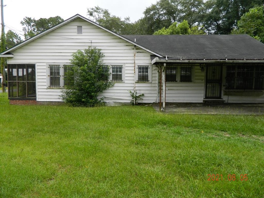 708 SE Third St SE, Moultrie, GA 31776 - photo 1