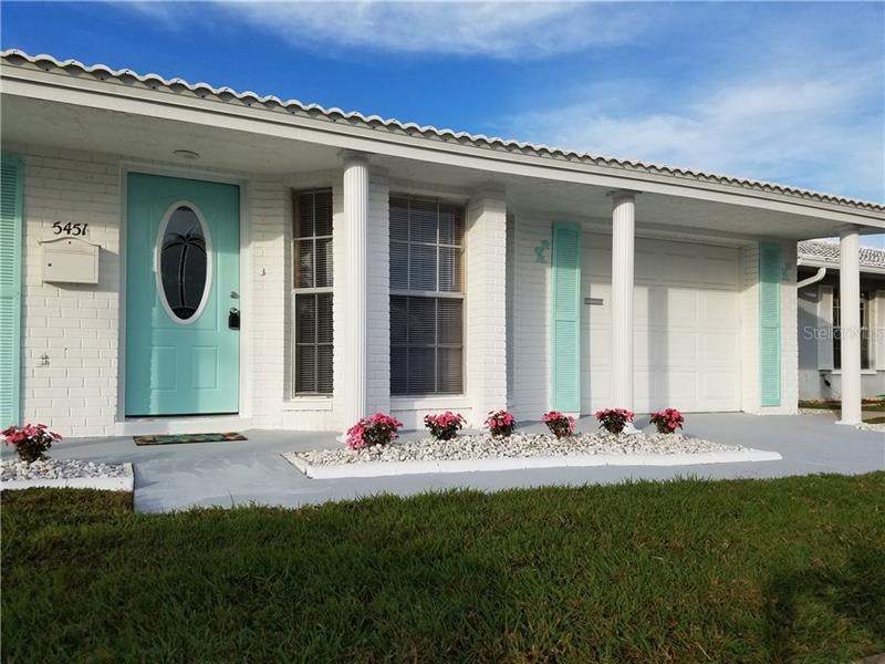 5451 Palm Crest Ct N, Pinellas Park, FL 33782 - photo 1