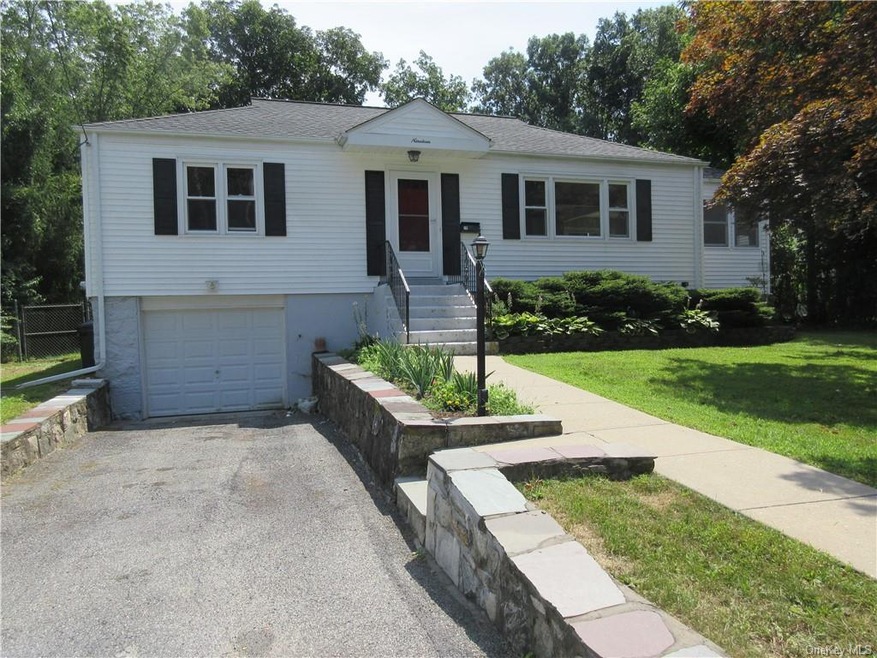 19 Edgewood Rd, Cortlandt Manor, NY 10567 - photo 1