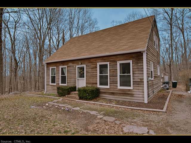 20 Hill St, Ledyard, CT 06339 - photo 1