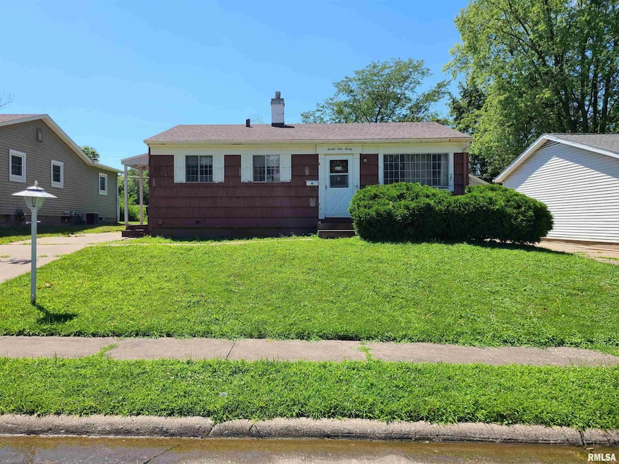 2930 N Lincoln Ave, Davenport, IA 52804 - photo 1