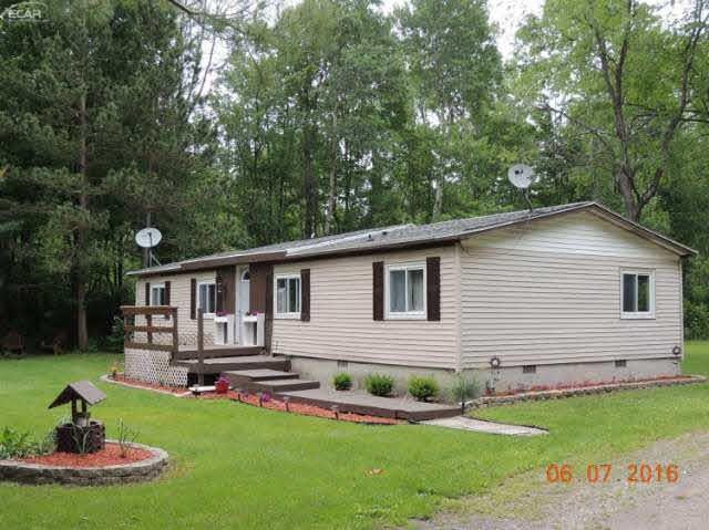 6301 Maple Rd, Vassar, MI 48768 - photo 1