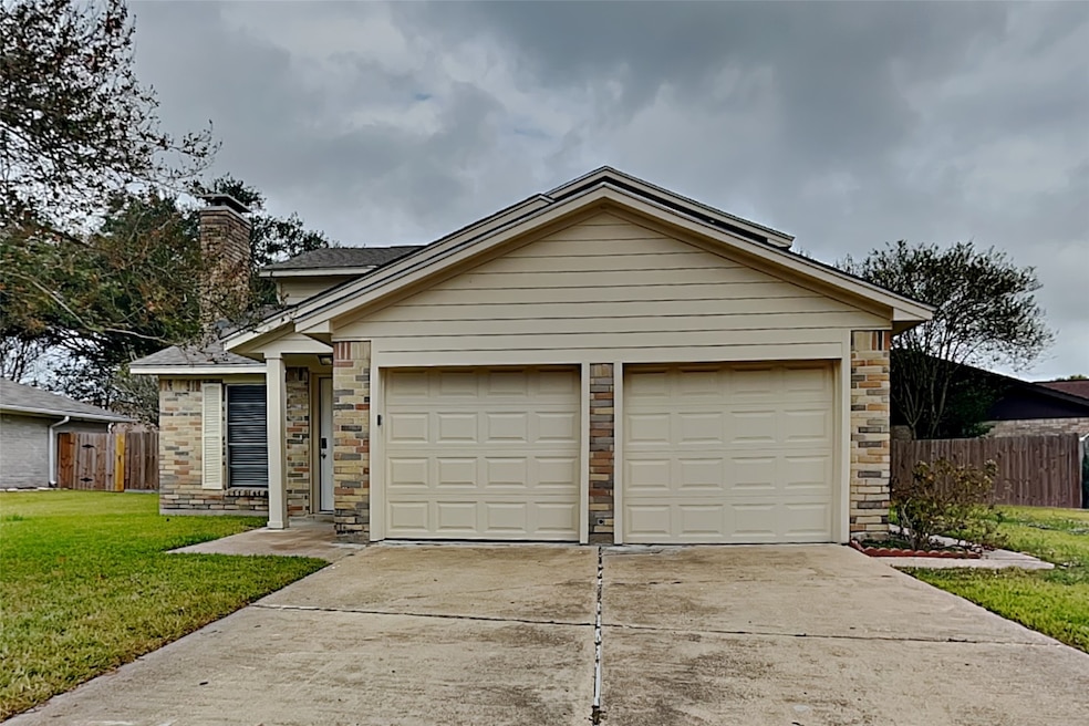 3103 Heritage Green Dr, Pearland, TX 77581 - photo 1
