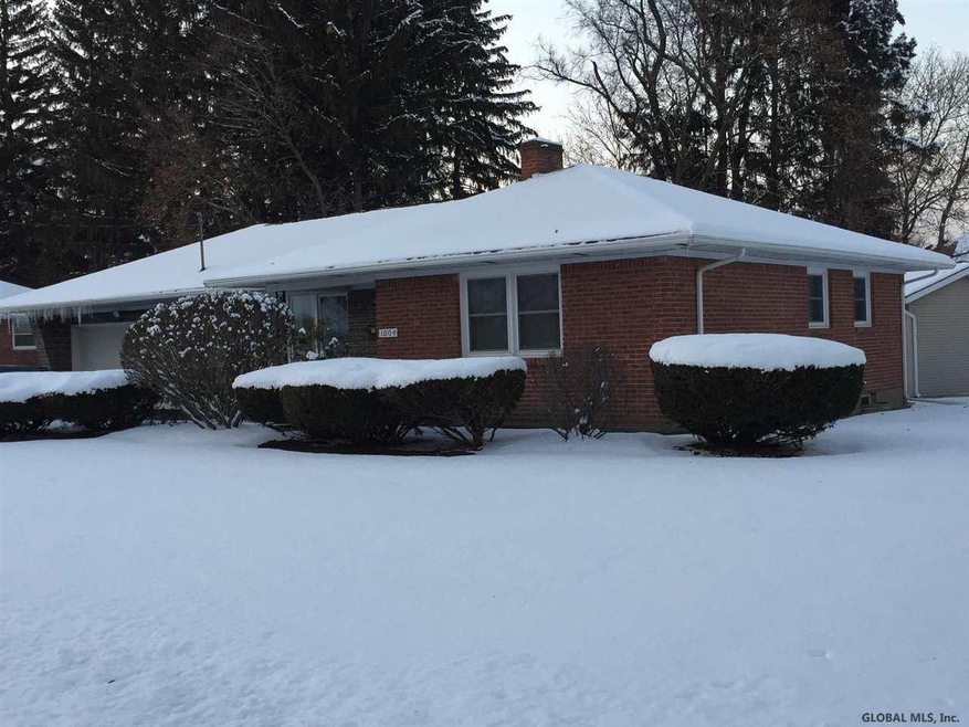 1004 John Alden Ln, Schenectady, NY 12306 - photo 1