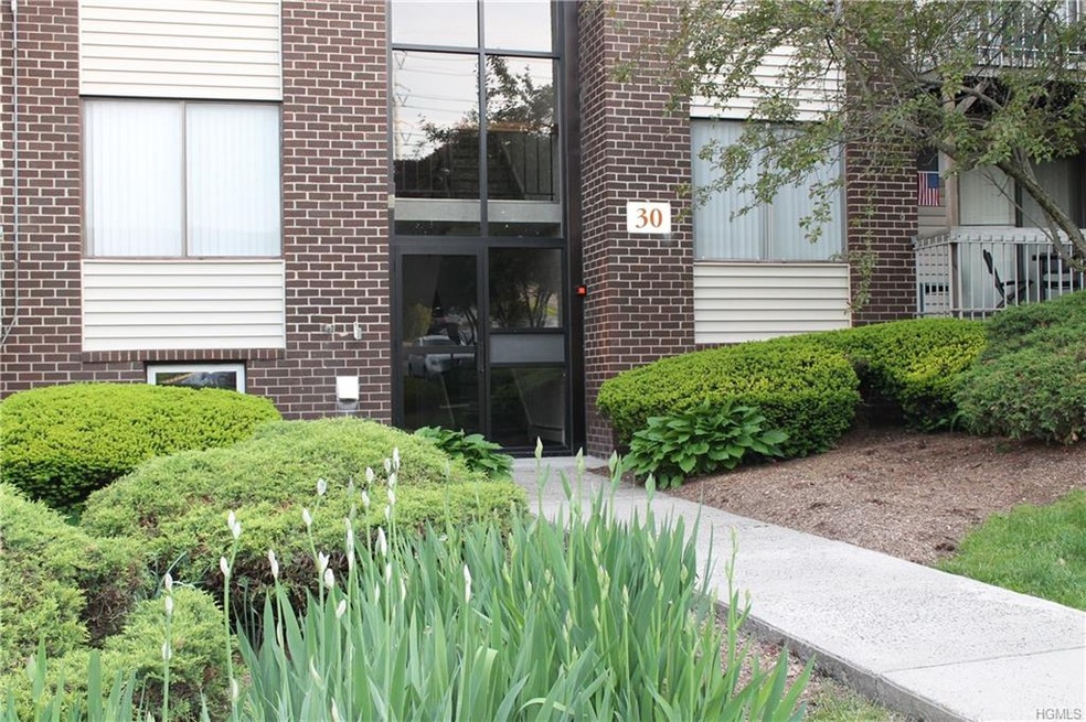 309 Country Club Ln, Pomona, NY 10970 - photo 1