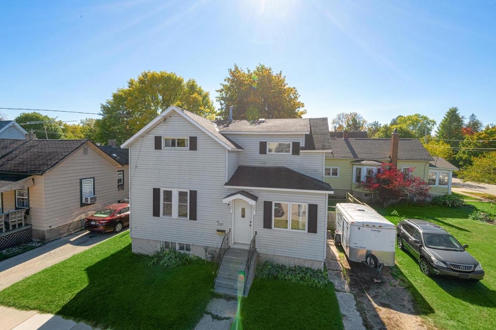 2325-white-street-marinette-wi-usa-011