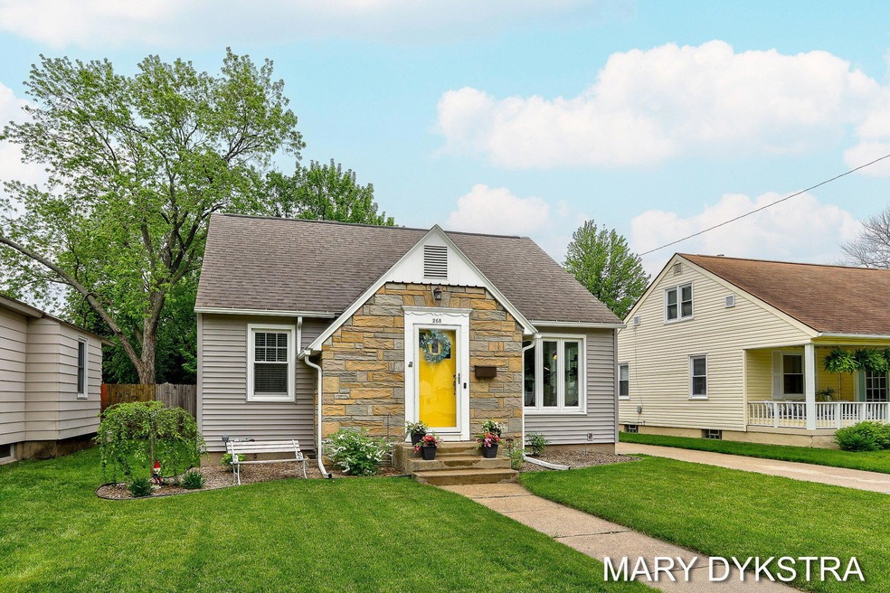 1-web-or-mls-268 W 15th St, Holland-27