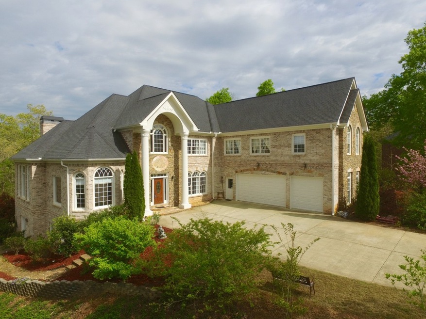 Impressive 4 sides brick 1.5 acre estate