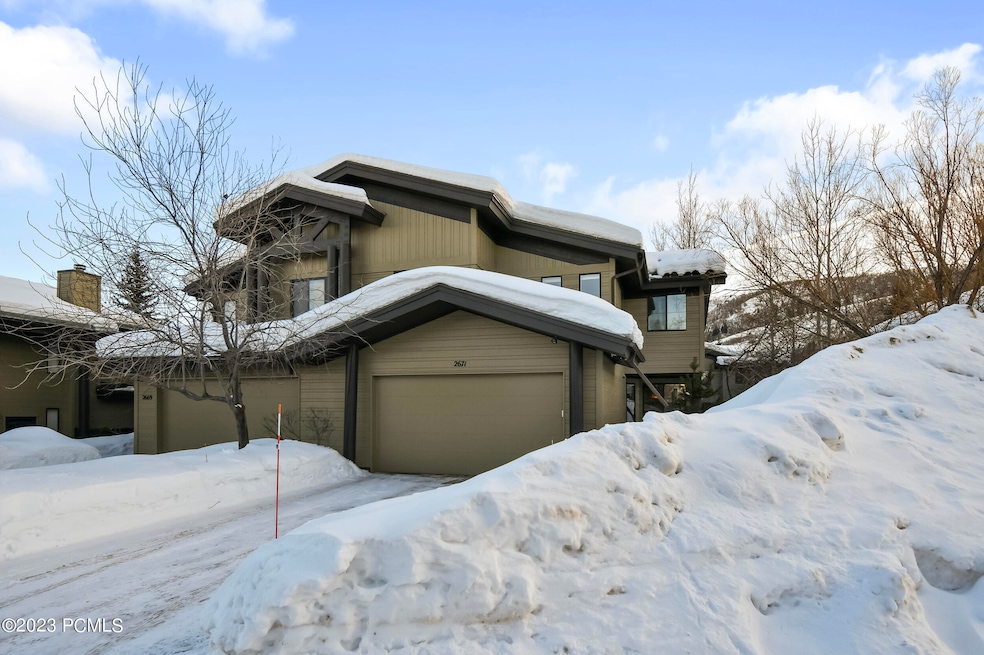 2671 Cottage Loop