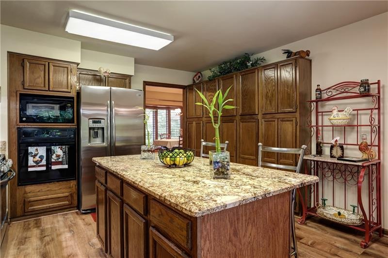 245 E Creek Cir, Roswell, GA 30076 - photo 1