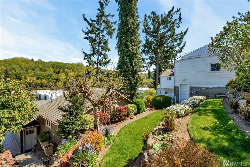 2211 E Day Island Blvd W, University Place, WA 98466 - photo 1